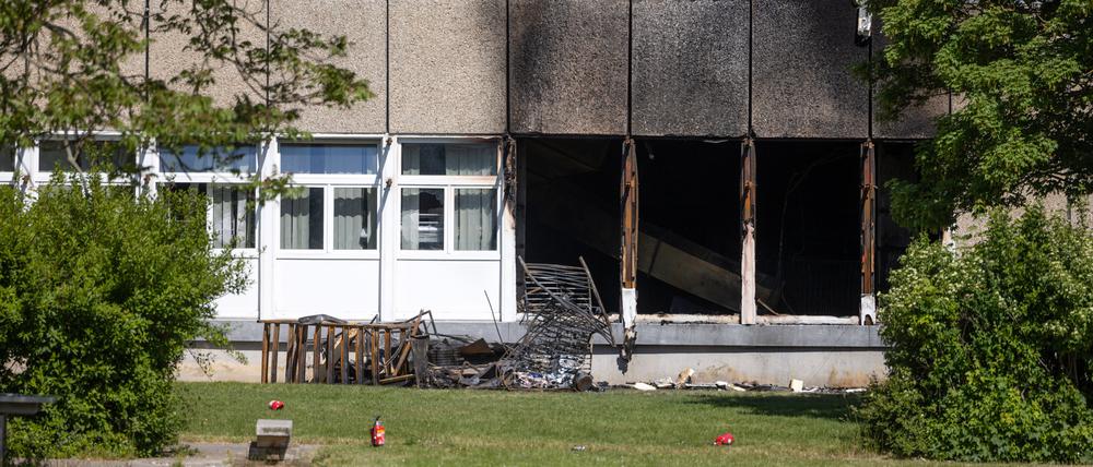 Das Feuer war am frühen Sonntagmorgen im Wohnbereich der Flüchtlingsunterkunft ausgebrochen.