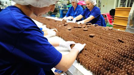 Produktion von Weihnachtsgebäck und Leibniz-Keksen bei Bahlsen in Tempelhof.