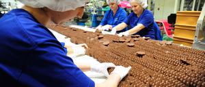 Produktion von Weihnachtsgebäck und Leibniz-Keksen bei Bahlsen in Tempelhof.