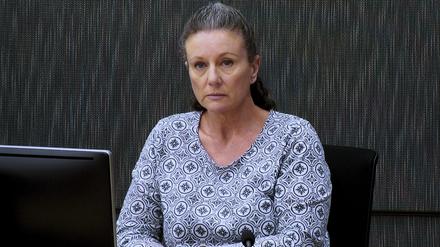 Kathleen Folbigg erscheint via Videoverbindung während einer Untersuchung zur Verurteilung am NSW Coroners Court. 