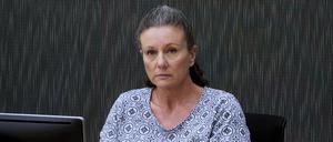 Kathleen Folbigg erscheint via Videoverbindung während einer Untersuchung zur Verurteilung am NSW Coroners Court.