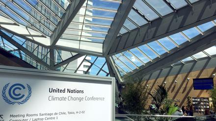 Blick in die Veranstaltungshalle der UN-Klimakonferenz im World Conference Center in Bonn, wo die Vorverhandlungen für die Weltklimakonferenz beginnen.