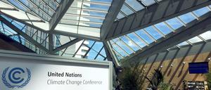 Blick in die Veranstaltungshalle der UN-Klimakonferenz im World Conference Center in Bonn, wo die Vorverhandlungen für die Weltklimakonferenz beginnen.