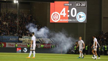 Arminia Bielefeld muss immer noch das 0:4 im Hinspiel aufarbeiten.