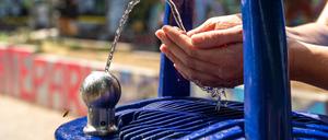 Ein Trinkbrunnen der Berliner Wasserbetriebe am Weichselplatz. 