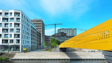 In dem Entwicklungsgebiet „Europacity“ nahe dem Berliner Hauptbahnhof verbindet einer pfeilerlose Brücke die Stadtteile Mitte und Moabit.