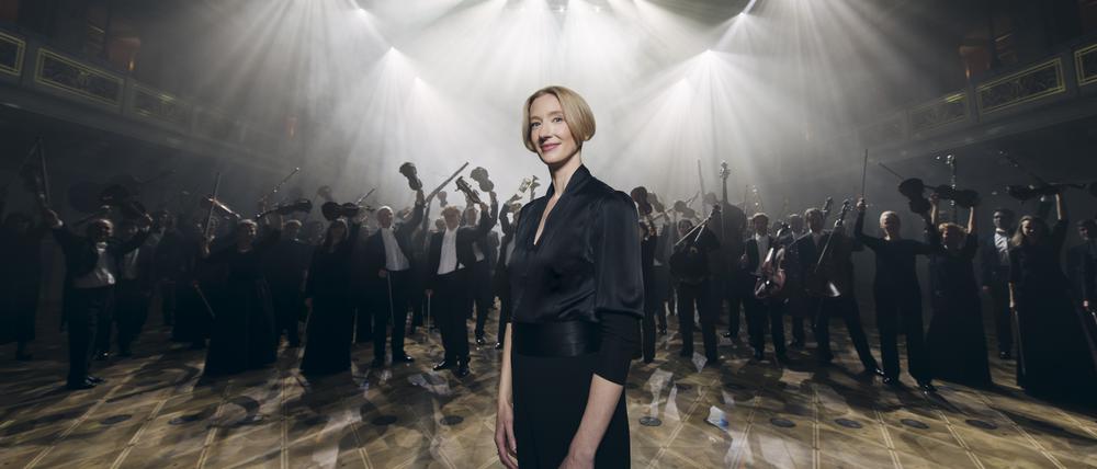 Licht aus, Spot an: Dirigentin Joana Mallwitz und das Konzerthausorchester Berlin