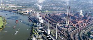 Die Kokerei Schwelgern von ThyssenKrupp in Duisburg (Archivbild).