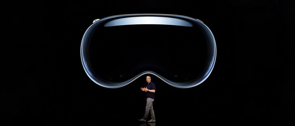 Apple-CEO Tim Cook bei der Vorstellung der Vision Pro.