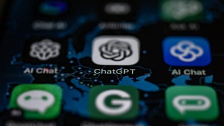 Fast jeder Zweite blicke „generell optimistisch auf die Entwicklung“ im Bereich Künstliche Intelligenz (KI), so die Studie.
