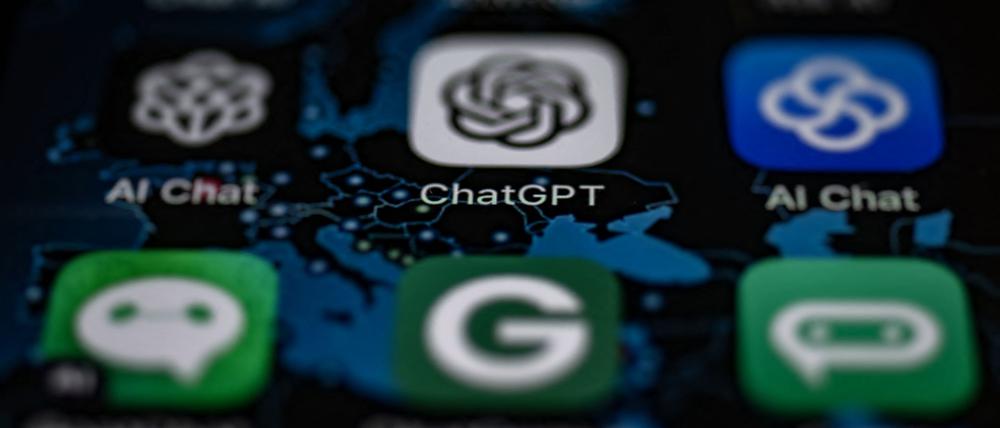 Fast jeder Zweite blicke „generell optimistisch auf die Entwicklung“ im Bereich Künstliche Intelligenz (KI), so die Studie.
