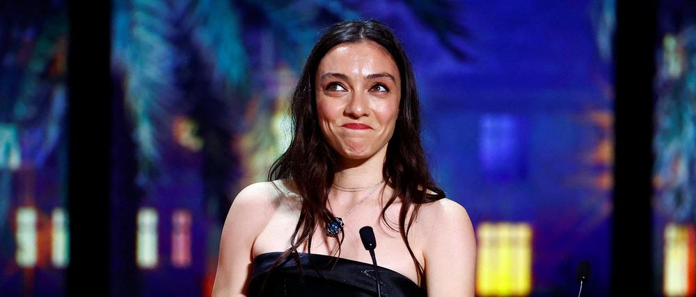 Merve Dizdar wurde Ende Mai in Cannes für ihre Hauptrolle in „About Dry Grasses“ mit einer Palme ausgezeichnet.