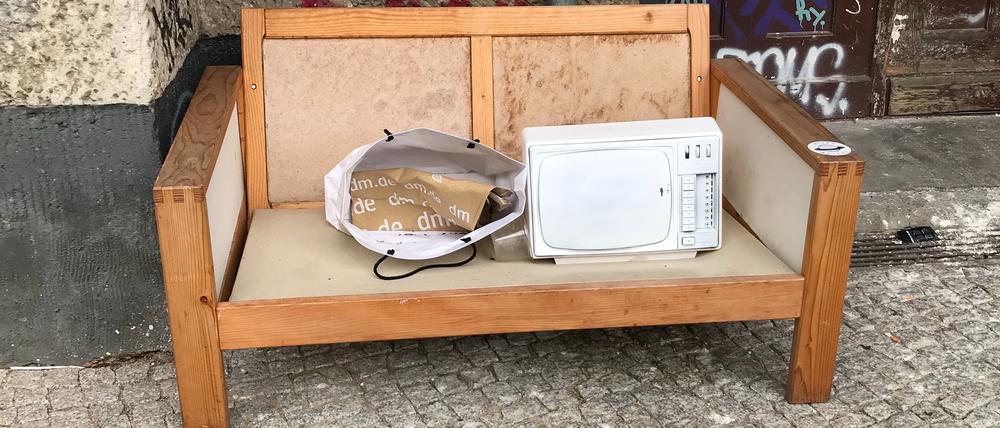 Die Berliner Stadtreinigung ist auch für die Entsorgung von illegal abgestellten Müll zuständig. 