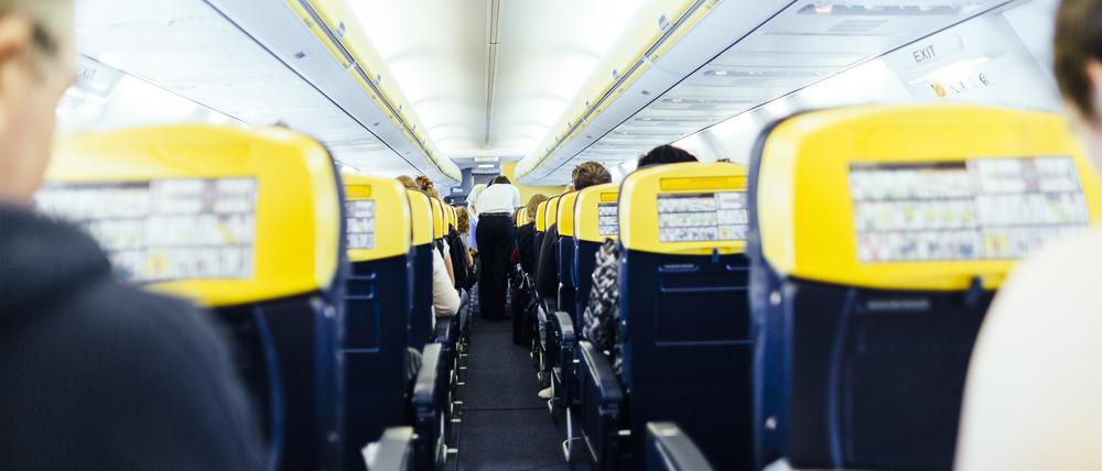 Wer einmal alkoholisierte Sitzplatznachbarn im Flugzeug hatte, weiß, wie anstrengend selbst ein Kurzstreckenflug sein kann.  