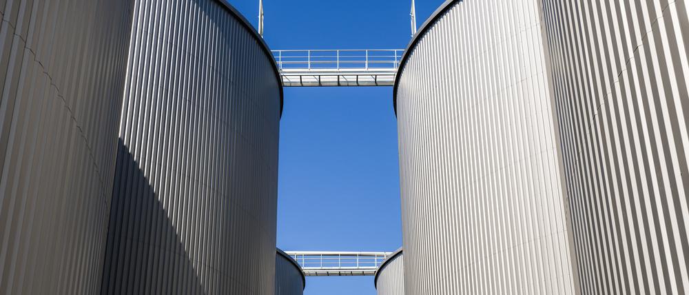 Auf einer Fläche von mehr als 13 Hektar in einem Gewerbegebiet bei Cloppenburg in Niedersachsen entsteht derzeit eine der größten Biogasanlagen Europas.