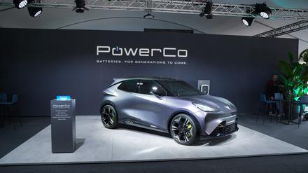 Das Batterieunternehmen PowerCo SE, das zum Volkswagen Konzern gehört, wurde im Juli 2022 gegründet und die Gigafabrik soll die Automobilwerke des Volkswagen Konzerns in Martorell und Pamplona mit Batteriezellen beliefern. 