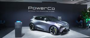 Das Batterieunternehmen PowerCo SE, das zum Volkswagen Konzern gehört, wurde im Juli 2022 gegründet und die Gigafabrik soll die Automobilwerke des Volkswagen Konzerns in Martorell und Pamplona mit Batteriezellen beliefern. 