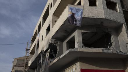Bei der Zerstörung der Wohnung eines palästinensischen Attentäters durch Israels Armee ist es in Ramallah zu gewaltsamen Konfrontationen gekommen. 