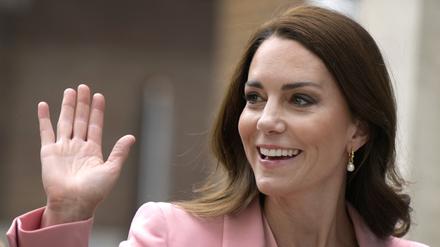 Die Eltern der britischen Prinzessin Kate hinterlassen nach der Pleite ihres Versands für Party-Artikel Schulden in Millionenhöhe.