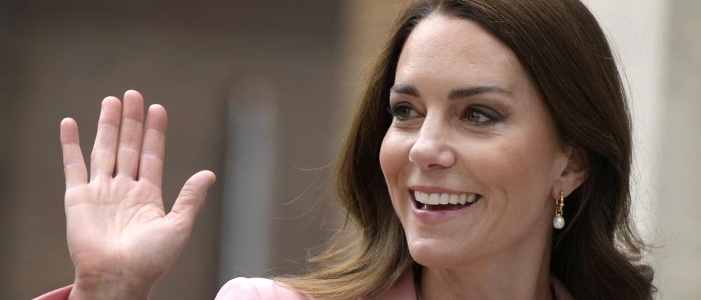 Die Eltern der britischen Prinzessin Kate hinterlassen nach der Pleite ihres Versands für Party-Artikel Schulden in Millionenhöhe.