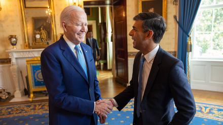 Joe Biden (l.) und Rishi Sunak bei einem Treffen im Weißen Haus. 