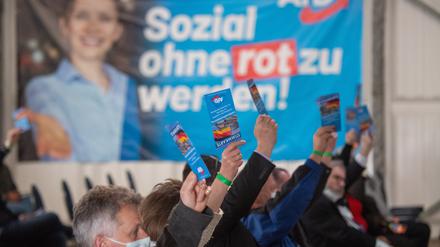 Mitglieder der AfD auf einer Landeswahlversammlung. „Sie haben ein gutes Gespür dafür, was für ein Vakuum auf dem Land entstanden ist“, sagt der Politikwissenschaftler Jörg Hebenstreit.