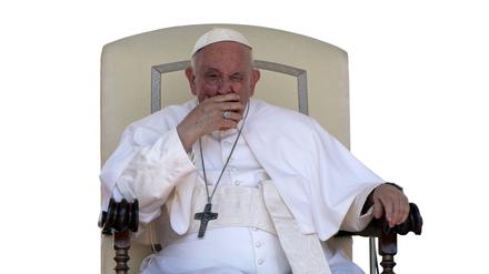 Arbeiten geht für den Papst schon wieder.