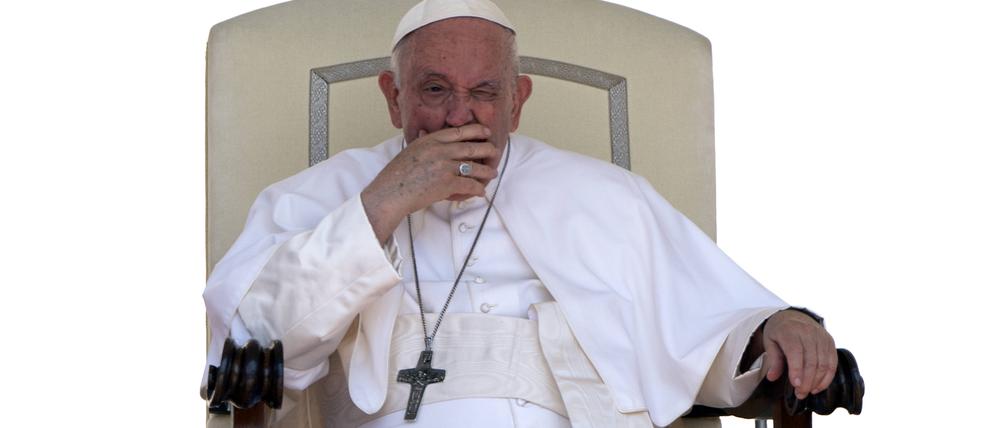 Arbeiten geht für den Papst schon wieder.