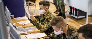 Bundeswehrsoldaten könnten bald wieder gebraucht werden bei der Nachverfolgung von Infektionsketten. 