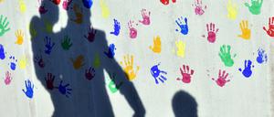 Sind oft im Familienalltag nicht wirklich sichtbar: Väter.
