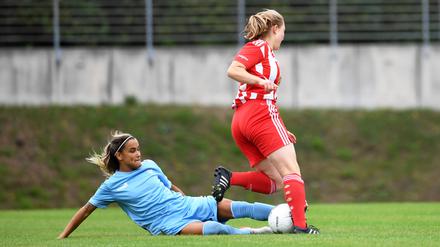 Viktorias Aylin Yaren (li.) ist eigentlich für ihre Offensivstärke bekannt. Bei einem solch starken Gegner wie dem HSV, dürfte es aber auch auf die Defensive ankommen.