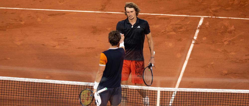 Am Ende blieb Alexander Zverev im Halbfinale von Paris nur die Gratulation für den klar besseren Casper Ruud.