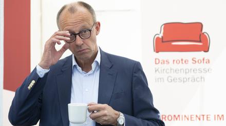 CDU-Parteichef Friedrich Merz spricht während des Evangelischen Kirchentages. 