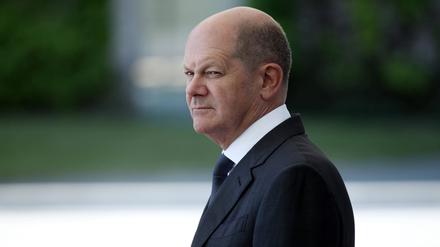 Bundeskanzler Olaf Scholz vor dem Bundeskanzleramt (Archivbild). 