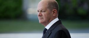 Bundeskanzler Olaf Scholz vor dem Bundeskanzleramt (Archivbild). 