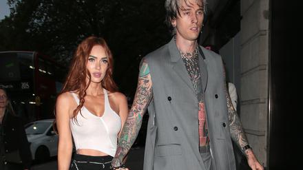 Megan Fox mit dem Mann, dessen Blut sie gelegentlich trinkt: Machine Gun Kelly. Man glaubt, es ihm anzusehen.
