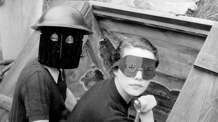 Foto Fire Masks von Lee Miller 1941