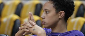 Die monatelang in Russland inhaftierte US-Basketballerin wurde auf dem Flughafen in Dallas verbal attackiert.