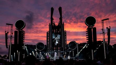 Für ihre Stadion-Tour ließ die Band Rammstein eine Spezialbühne anfertigen.
