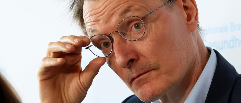 Bundesgesundheitsminister Karl Lauterbach hat Forderungen der Apothekerverbände nach mehr Honorar zurückgewiesen.