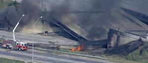 Zusammengebrochener Abschnitt der I-95 in der US-Stadt Philadelphia.