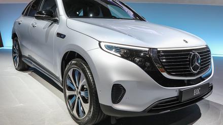 Allein die Batterie wiegt 650 Kilogramm - der Mercedes EQC liegt im Trend der schweren SUVs.