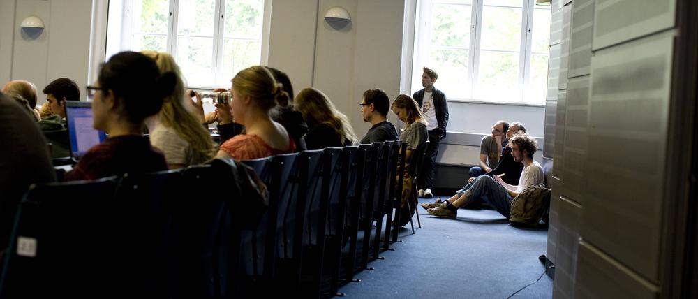 Wie viel Geld die Hochschulen in den kommenden fünf Jahren bekommen, bestimmt auch die Ausstattung in der Lehre.