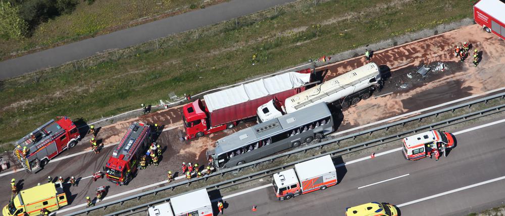 Tote, Verletzte und Vollsperrungen: die A12 im Osten Brandenburgs.