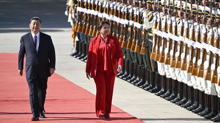 Honduras Präsidentin Xiomara Castro besucht China und trifft Xi Jinping. 