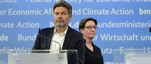 Robert Habeck und Klara Geywitz nach dem Fernwärmegipfel.