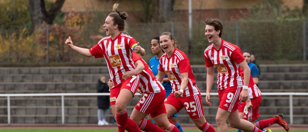 Grund zur Freude bei Unions Fußballerinnen: Ab der neuen Saison werden sie ihre Leidenschaft zum Beruf machen können.