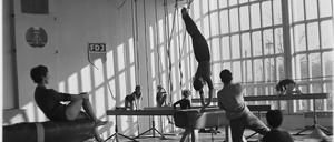 Wie sich das Leben unter dem Regime der SED gesundheitlich auf Bürger der DDR ausgewirkt hat, wird an der Universitätsmedizin Rostock untersucht.