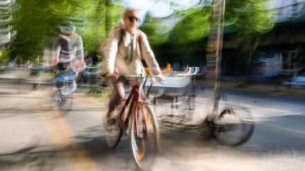 Fahrradfahrer auf der Schönhauser Allee.