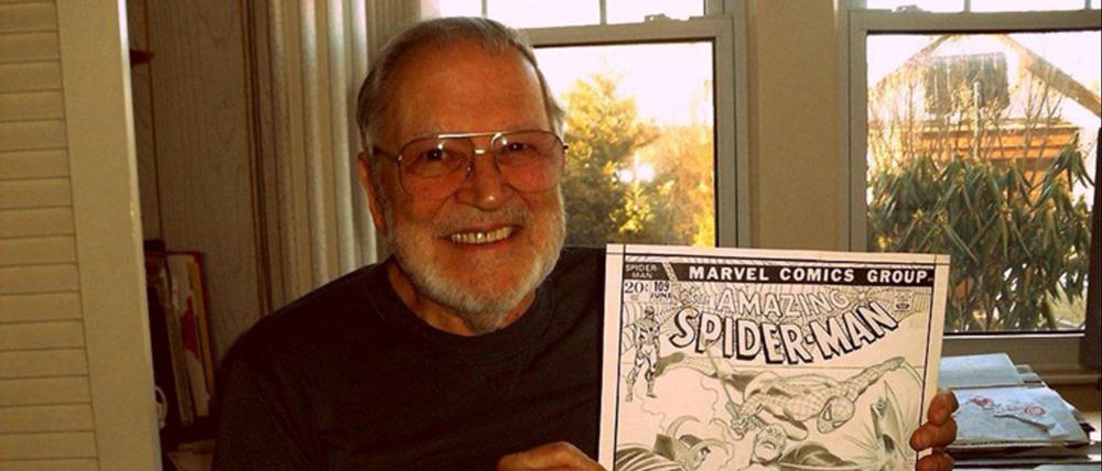 John Romita Sr. auf einem Foto, das sein Sohn am Mittwoch auf Twitter teilte.